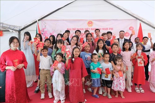 Tràn ngập sắc Xuân Quê hương tại Nam Phi  - ảnh 1