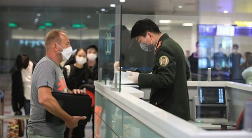 13 airports accept foreigners’ entry, exit with e-visa - ảnh 1