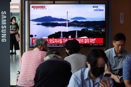 North Korea says latest spy satellite launch failed, but will try again - ảnh 1