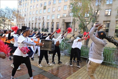 Street dance enlivens South Africa's city  - ảnh 1