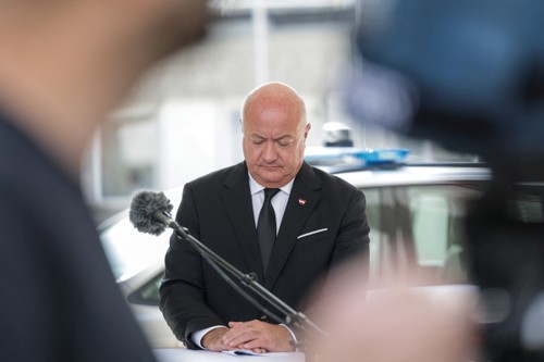 Austria declares national mourning following school shooting, suspect identified as former student - ảnh 1