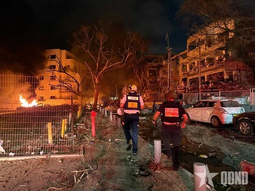 More countries evacuate citizens from Israel, Iran amid escalating tensions - ảnh 1