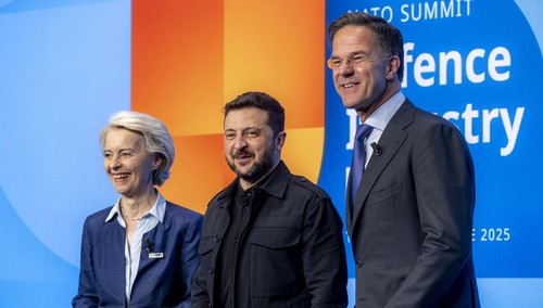 Trump says he will probably meet Zelensky during NATO summit - ảnh 1