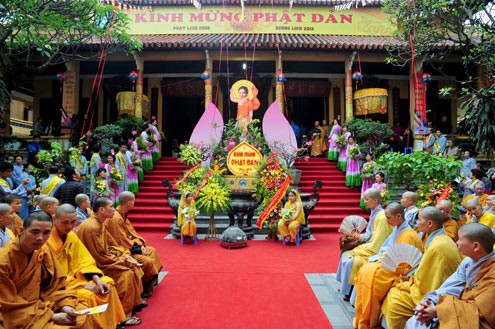 ภาพในมหาพิธีวันวิสาขบูชาพุทธศักราช๒๕๕๖ที่วัด Quán Sứ - ảnh 2