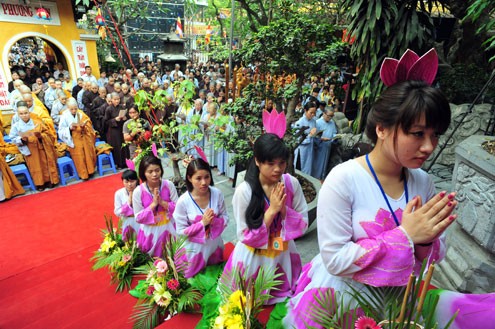 ภาพในมหาพิธีวันวิสาขบูชาพุทธศักราช๒๕๕๖ที่วัด Quán Sứ - ảnh 9