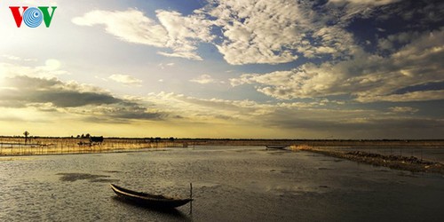 ภาพที่สวยงามในคุ้งน้ำChuồn - ảnh 5