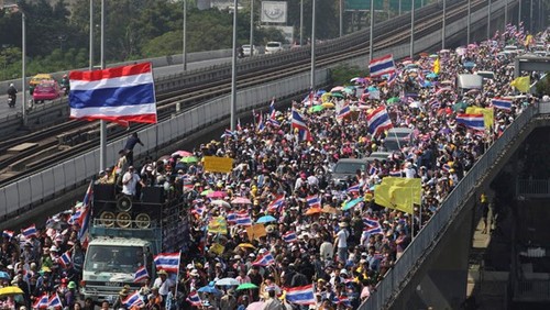 กลุ่มผู้ชุมนุมประท้วงรัฐบาลในไทยไม่มีแผนการยึดสนามบิน - ảnh 1