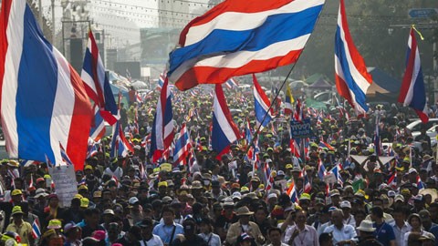 กลุ่มผู้ชุมนุมประท้วงรัฐบาลไทยจะปิดล้อมสถานที่ราชการทั้งมหดในปลายสัปดาห์นี้ - ảnh 1