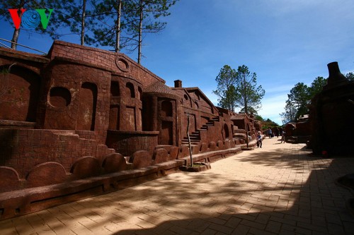 ผลงานศิลปะด้านประติมากรรมที่ใหญ่ที่สุดในเวียดนาม - ảnh 9