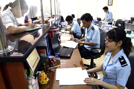 สำนักงานศุลกากรหลางเซินผลักดันการปรับปรุงระเบียบราชการและปฏิบัติระเบียบone stop service - ảnh 2