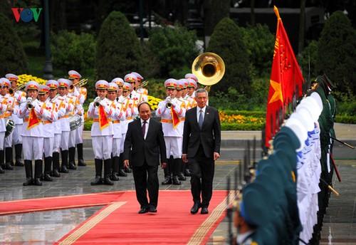 ผลักดันความสัมพันธ์หุ้นส่วนยุทธศาสตร์เวียดนาม-สิงคโปร์ในทุกด้าน - ảnh 1