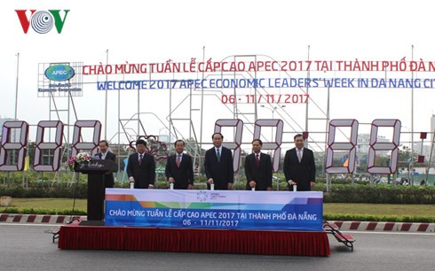 ประธานประเทศ เจิ่นด่ายกวาง ลงพื้นที่ตรวจสอบโครงสร้างพื้นฐานสำหรับสัปดาห์ผู้นำเอเปก๒๐๑๗  	 - ảnh 1