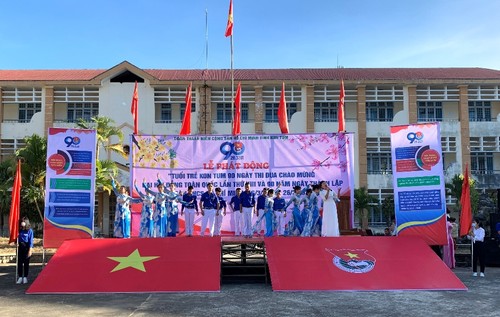 เยาวชนจังหวัดกอนตุมแข่งขันเพื่อขานรับการประชุมสมัชชาใหญ่พรรคสมัยที่ 13 - ảnh 1