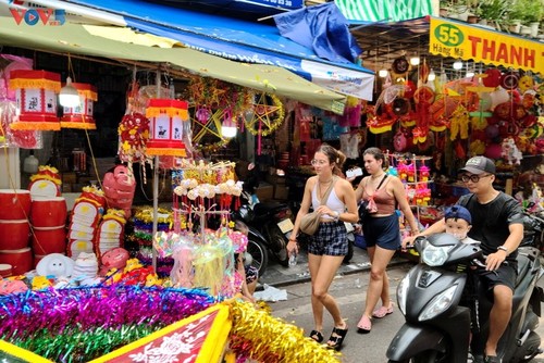 บรรยากาศในย่านโบราณ 36 สายในเทศกาลสารทไหว้พระจันทร์ - ảnh 9