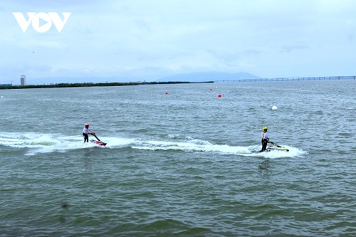 บิ่งดิ่งต้อนรับนักเจ็ตสกีที่เข้าร่วมการแข่งขัน Aquabike World Championship - ảnh 1