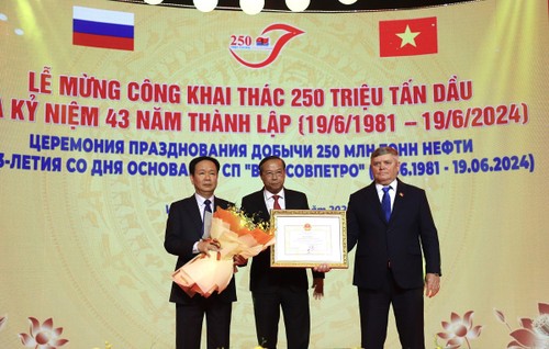 Vietsovpetro มุ่งสู่การขุดเจาะน้ำมัน 300ล้านตัน - ảnh 1