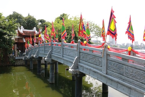 Cau Nhi temple worships little dog - ảnh 5