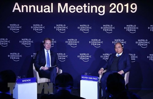 "Vietnam and the World" Dialogue held at WEF 2019 - ảnh 1