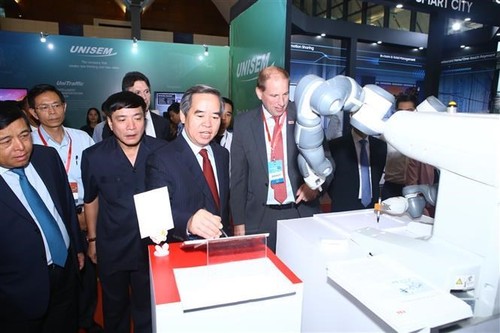 Industry 4.0 Summit 2019 opens - ảnh 1