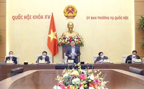 NA Chairman chairs meeting on special policies in COVID-19 fight - ảnh 1