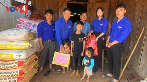 Scraps used to help the disadvantaged in Central Highlands - ảnh 2