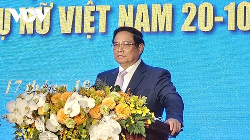 Prime Minister Pham Minh Chinh urges Vietnamese women to unite for national development - ảnh 1