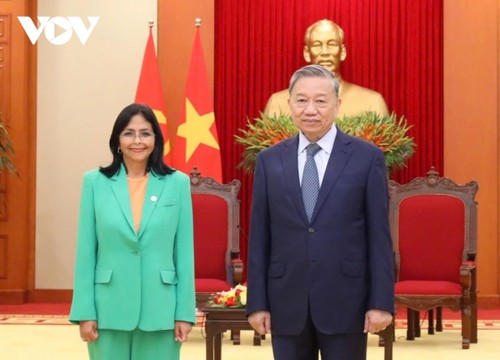 Party chief welcomes Executive Vice President of Venezuela - ảnh 1