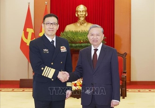 General Secretary To Lam meets with Chinese Minister of National Defense - ảnh 1