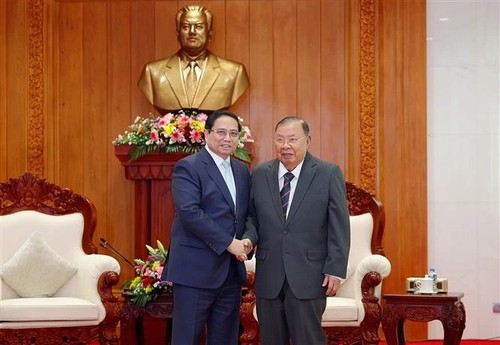 PM values former Lao leaders’ contributions to Vietnam-Laos relations - ảnh 1