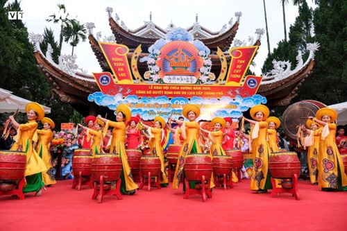 Spring Festivals held across Vietnam - ảnh 1
