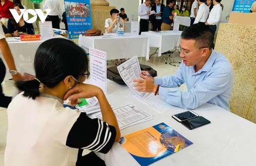 Hanoi creates 19,000 jobs in January - ảnh 1