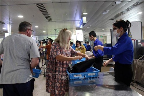 Vietnam expands visa-free entry to boost tourism - ảnh 1