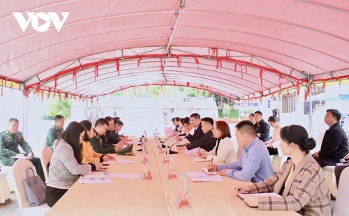 Lang Son boosts border tourism cooperation with China’s Guangxi - ảnh 1