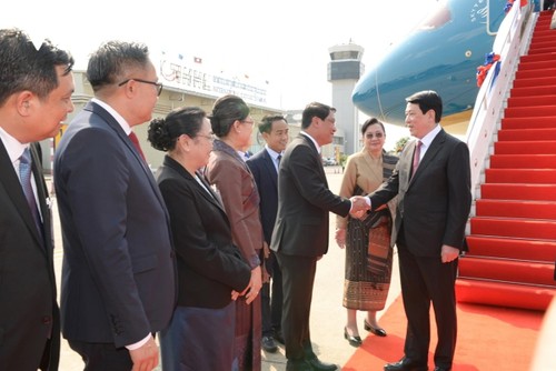 Vietnamese President arrives in Vientiane, beginning state visit to Laos - ảnh 2
