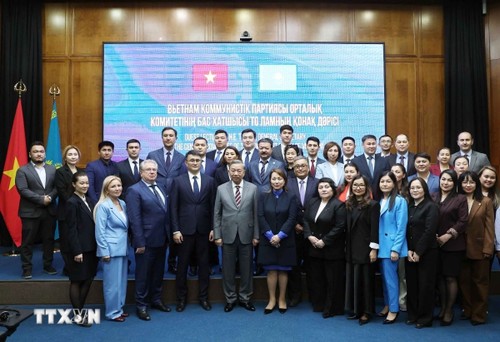 Party chief urges promotion of five key “connections” in Vietnam–Kazakhstan cooperation - ảnh 2