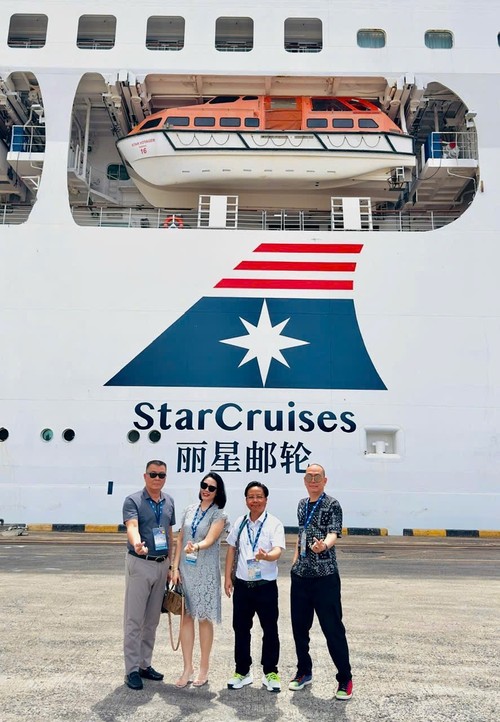 Vietnam’s first international five-star cruise departs - ảnh 1