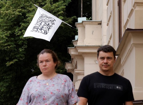 Russia becomes first country to recognize Taliban Government in Afghanistan - ảnh 1