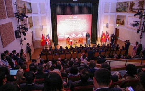 Vietnam, UK jointly shape cooperation standards for 21st century - ảnh 1
