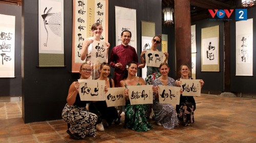 Vietnam welcomes its 20 millionth foreign visitor in 2025 - ảnh 2