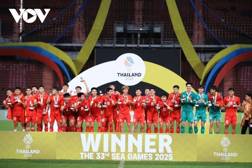 SEA Games 33: Vietnam defeat Thailand to claim men's football gold medal, PM sends congratulations - ảnh 1