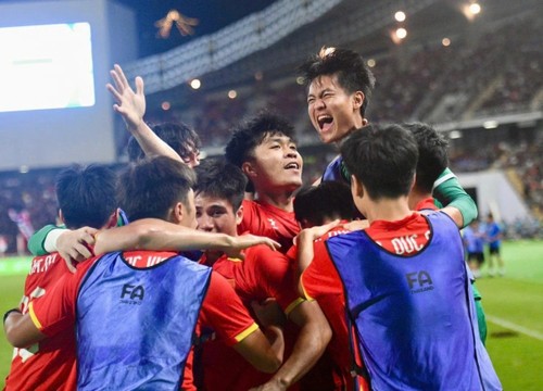 SEA Games 33: Vietnam defeat Thailand to claim men's football gold medal, PM sends congratulations - ảnh 3