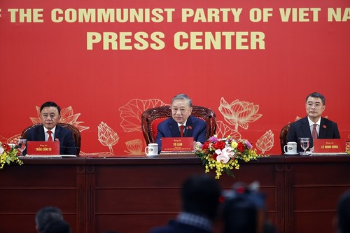 Spring of aspiration of an integrated Vietnam - ảnh 9