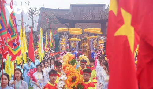 Sacred Yen Tu mountain hosts spring festival - ảnh 1