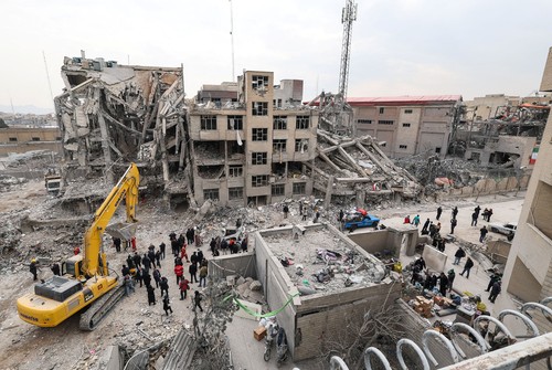 Israel drops more than 10,000 bombs on Iran; US deploys additional forces to Middle East - ảnh 1