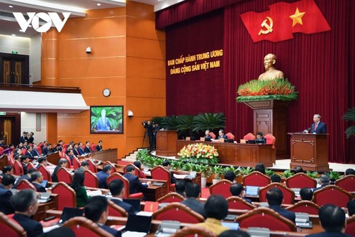 Party Central Committee convenes to set course for new term - ảnh 1