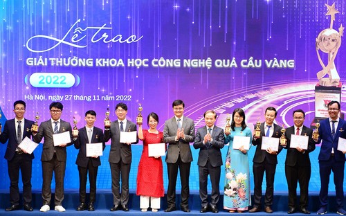 10 cá nhân xuất sắc nhận Giải thưởng Khoa học công nghệ Quả Cầu Vàng - ảnh 1