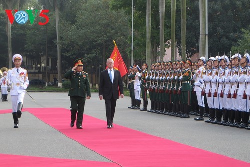 Vietnam, US boost defense ties - ảnh 1