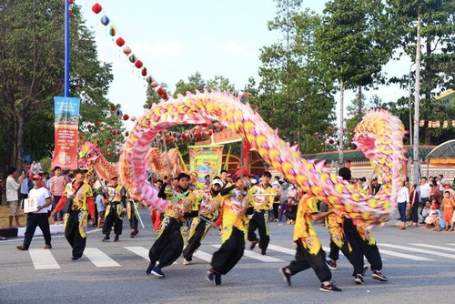 Binh Duong province’s First Full Moon Festival - ảnh 2