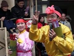 Disfrutar canto popular "bai choi" en Hanoi - ảnh 2