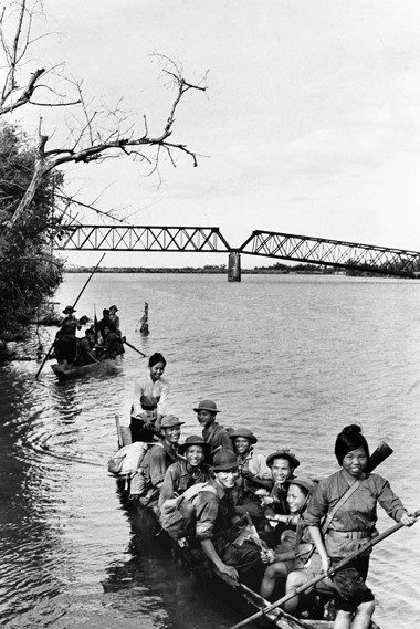 La sonrisa de soldados en la guerra - ảnh 4